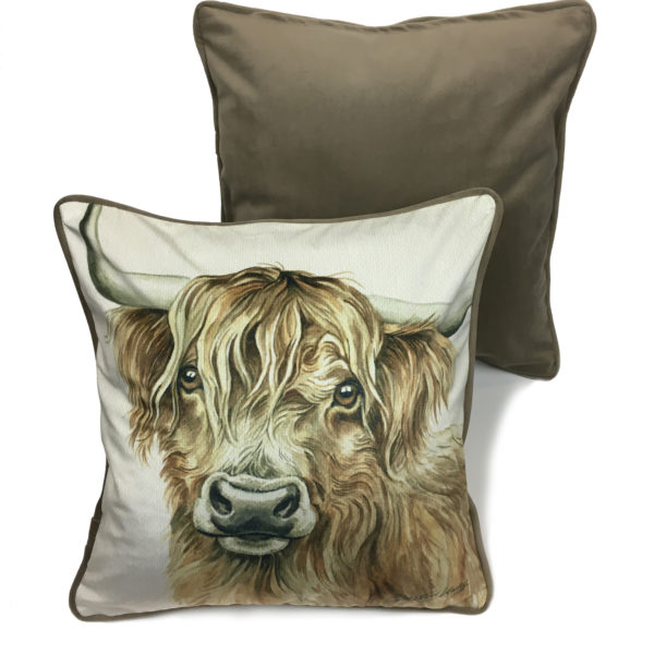 CUS-UKFY05 Highland Cow Cushion